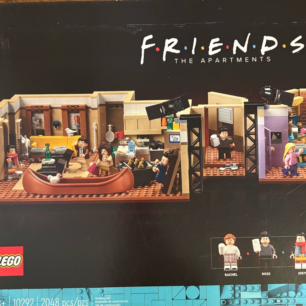 LEGO Friends Apartments Set with Characters - Picture 5 of 7
